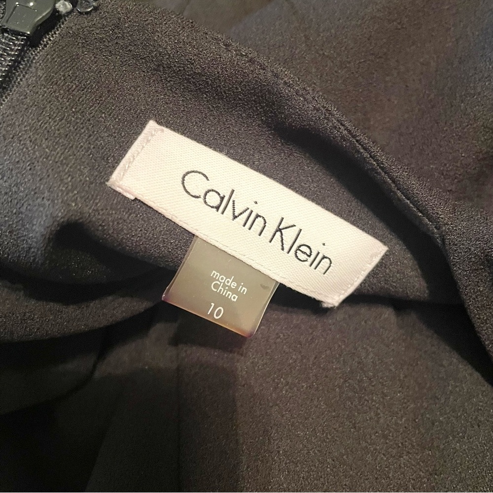 NWT Calvin Klein Ruffle Sleeve Dress - Picture 4 of 6